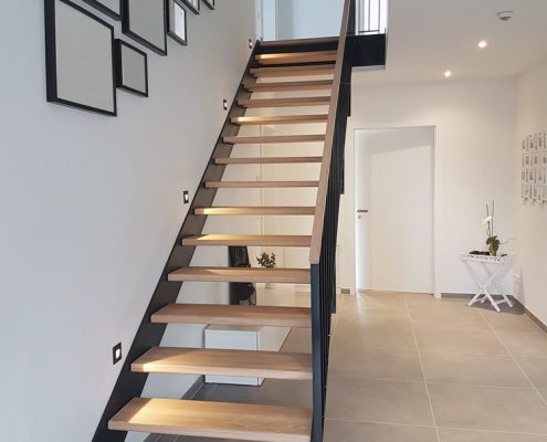 HPL-Treppe / Geländer aus Eiche